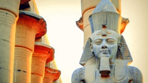 Small Group Tour by Bus to Luxor West Bank
