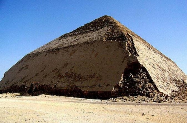 One-Day Tour: Giza Pyramids, Sphinx, Sakkara and Dahshour