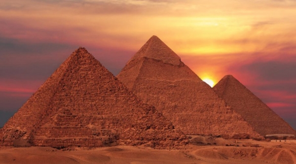 The Great Giza and Saqqara Pyramids Day Tour with Private Egyptology Guide